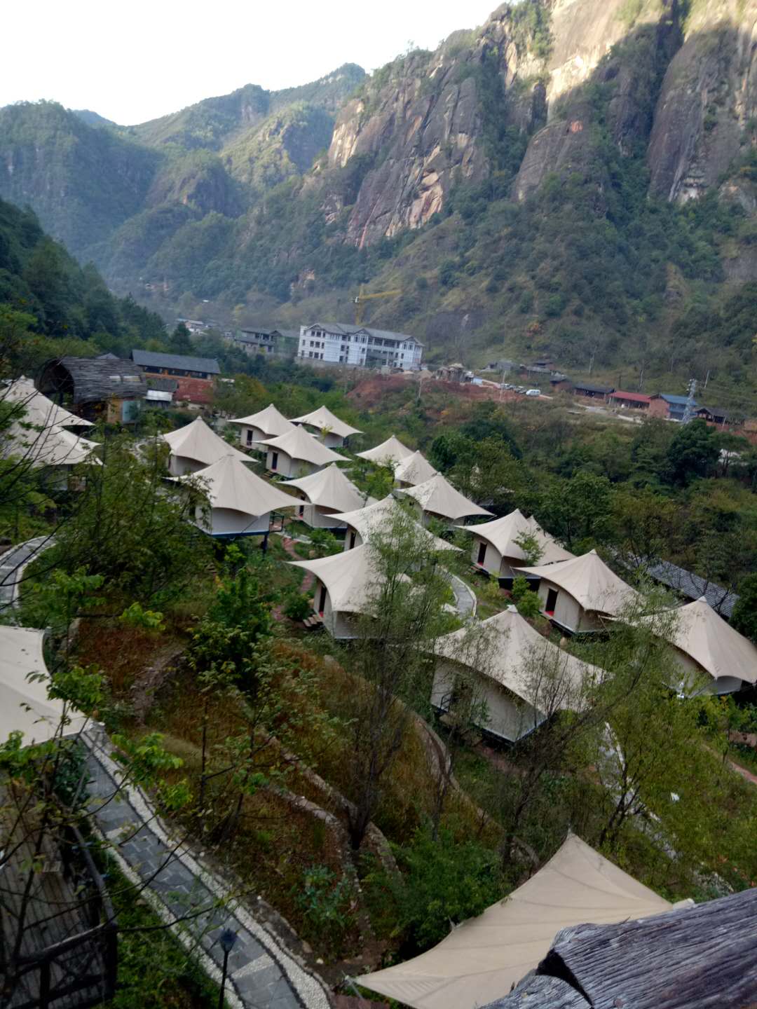 黎明帐篷营地