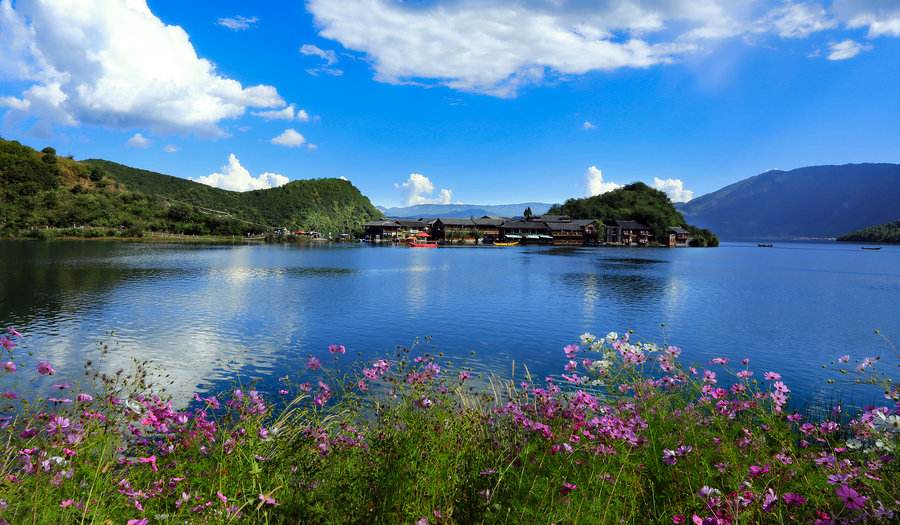 泸沽湖