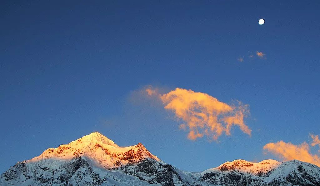 丽江一日游/玉湖村骑马+玉龙雪山徒步登山挑战之旅+玉柱擎天景区