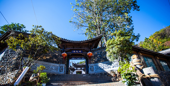 丽江半山温泉酒店
