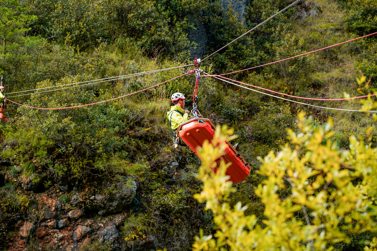 丽江登山协会救援分队