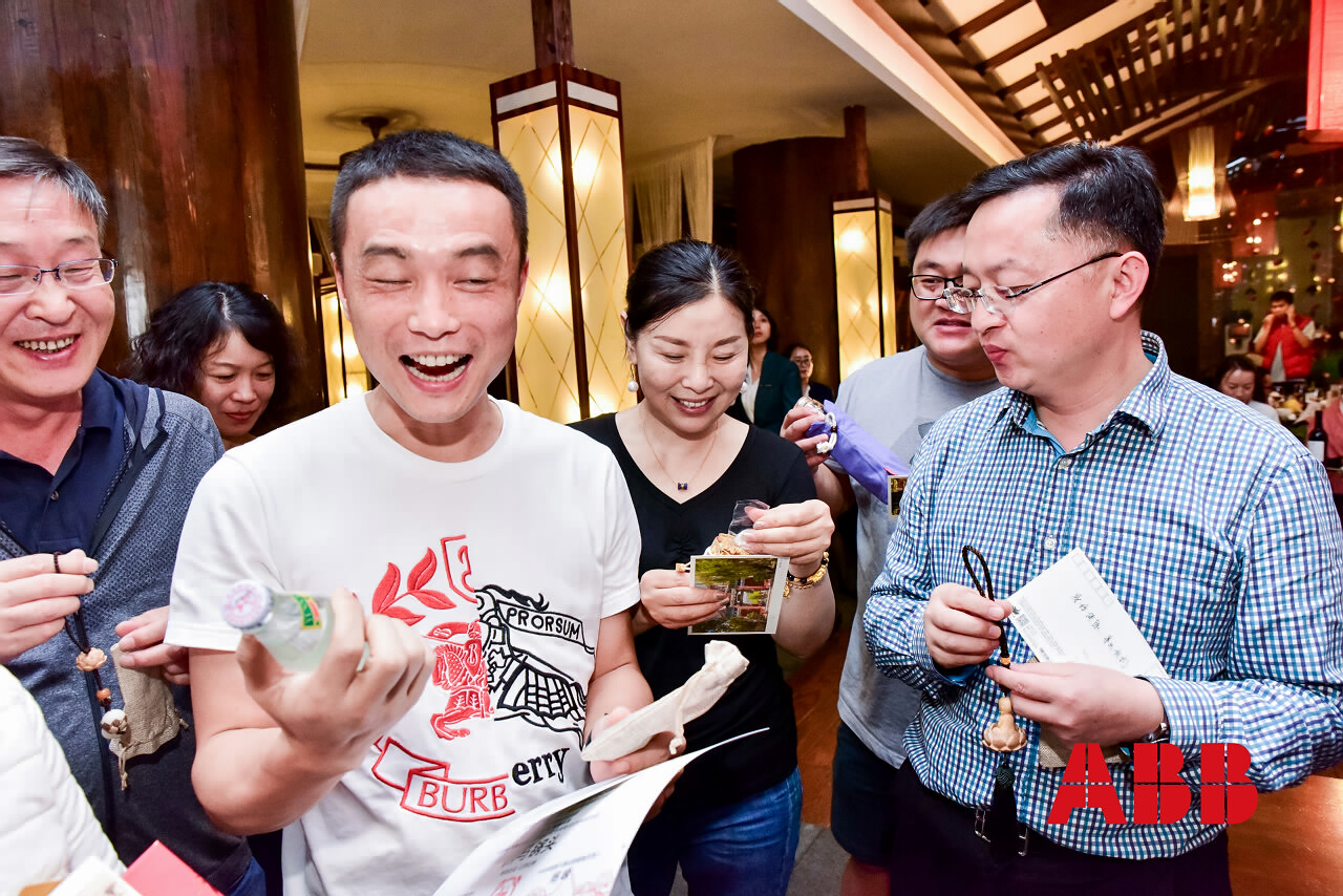 丽江束河古镇定向寻宝团建拓展