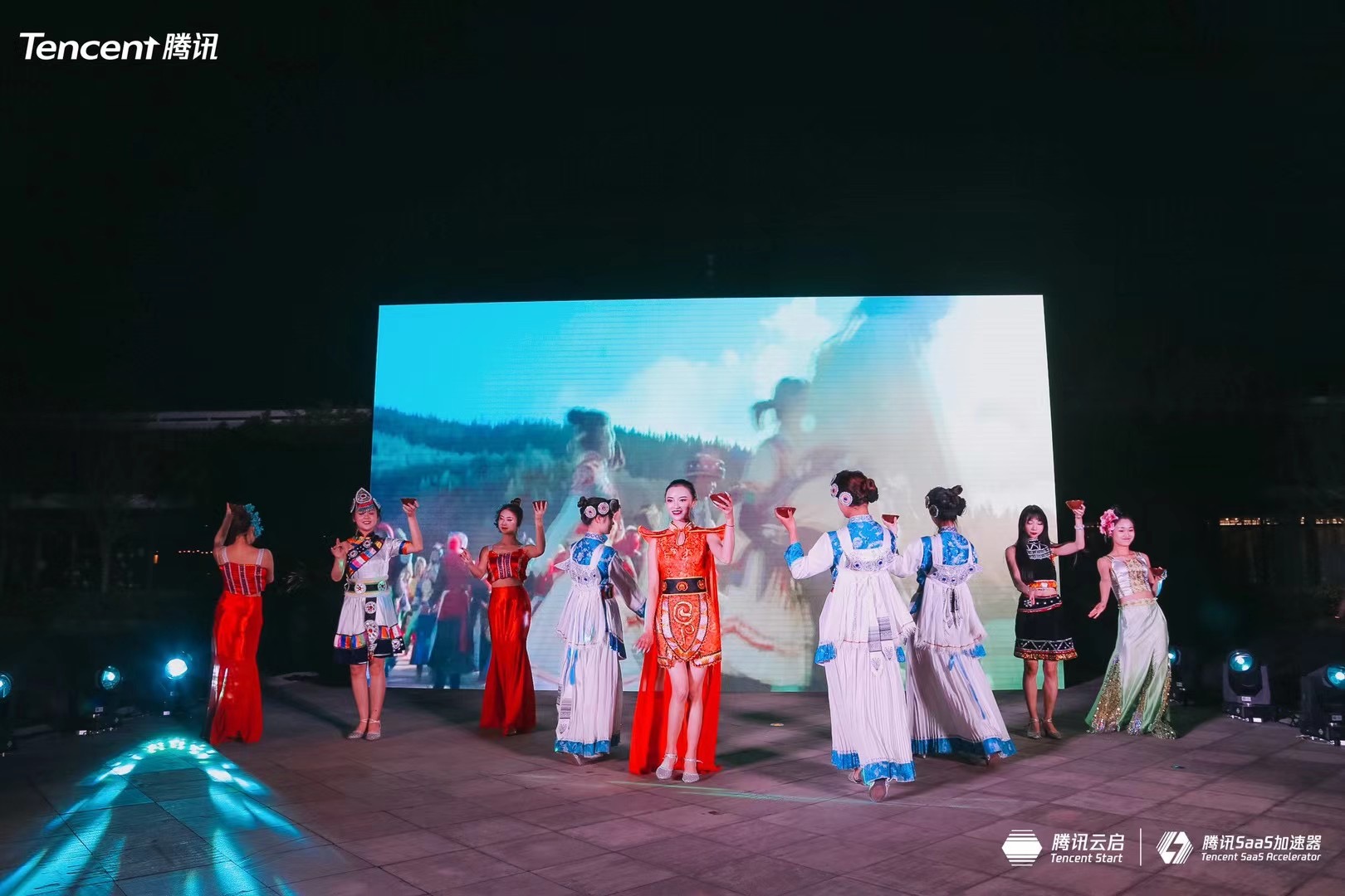 丽江铂尔曼度假酒店室外庆祝晚宴