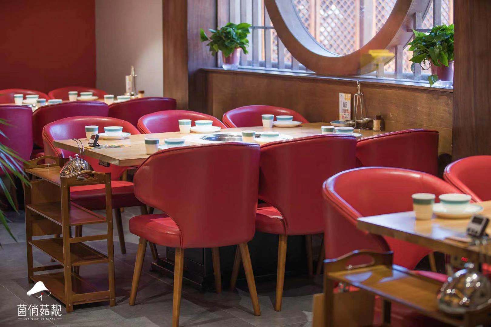 丽江古城菌俏菇靓餐厅