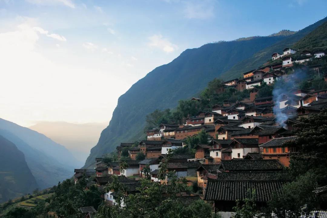 丽江石头城，岩石上的栖居