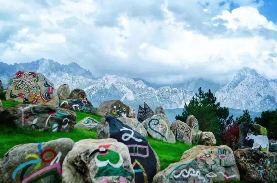  美景中体验纳西传统民俗秀，漫游绝美网红打卡地