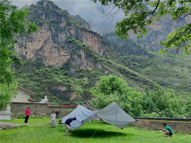 丽江石鼓攀岩基地