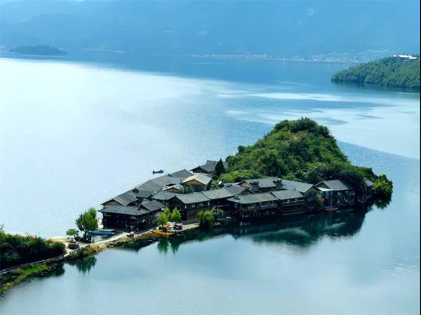 泸沽湖