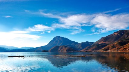 泸沽湖，西南高原上的一个浪漫湖泊！   丽江红色旅游