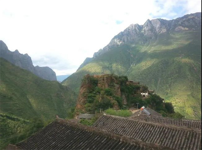 云南丽江小众旅游景点“石头城”，堪称“天险之城”