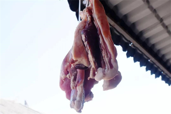丽江冬日特色美食推荐之腊味香肠