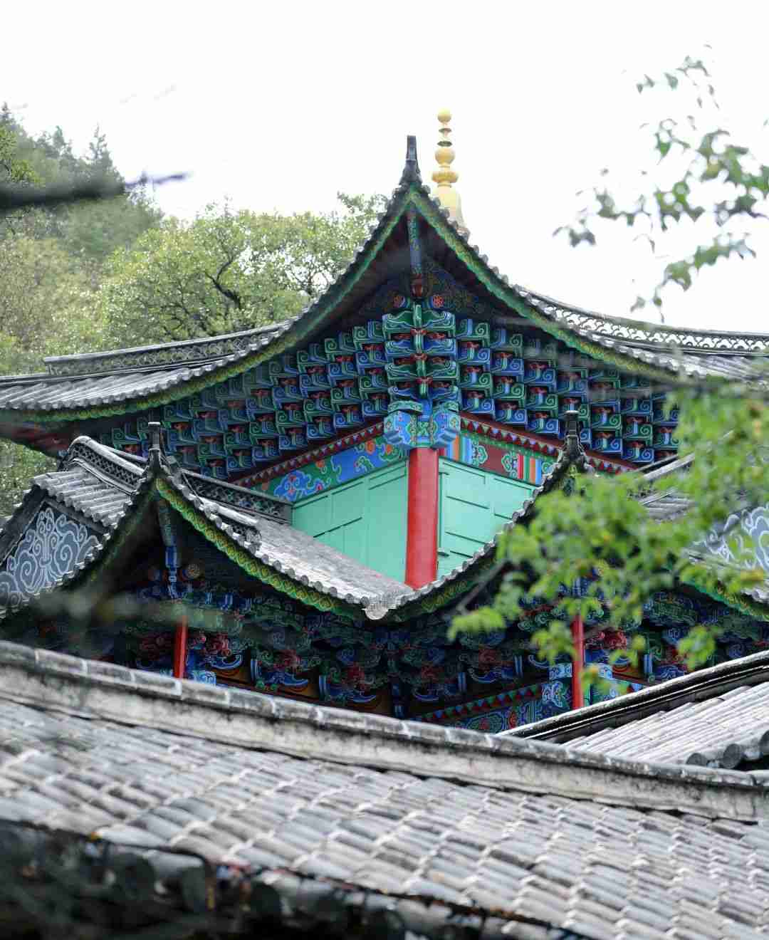 霞客碧海游，暮志丽江情