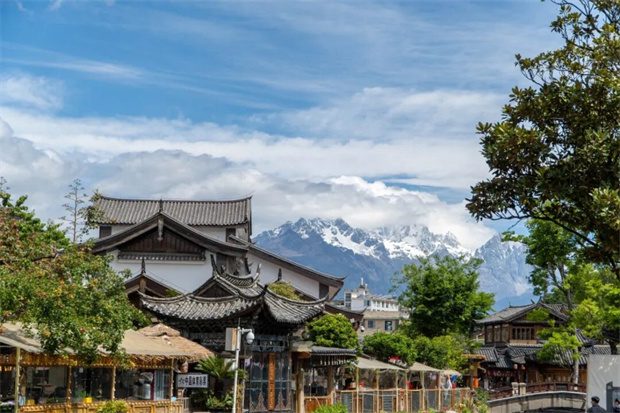 丽江旅游：走，去丽江古城看雪山！这些点位，把浪漫藏进镜头里